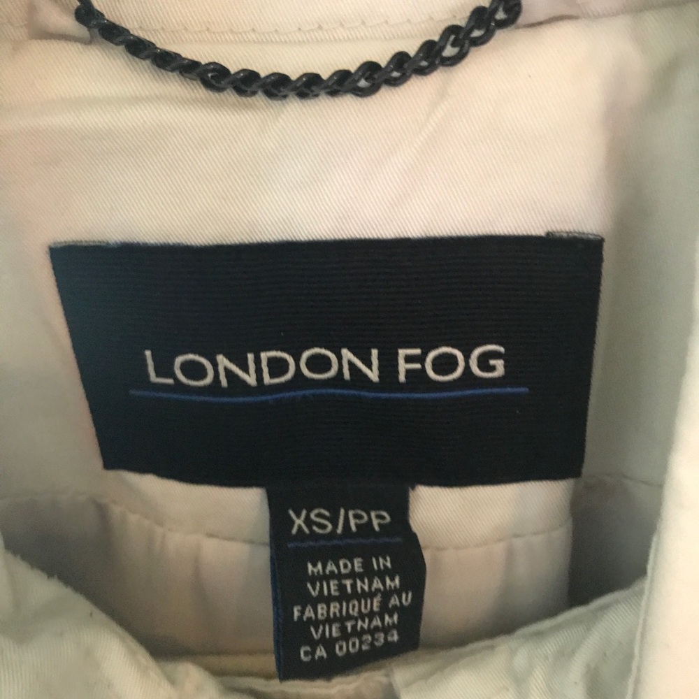 SOLD - London Fog trench coat - Picture 4 of 4